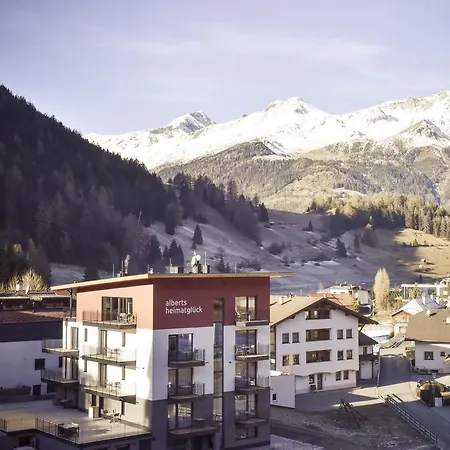 アパートホテル Alberts Heimatglueck