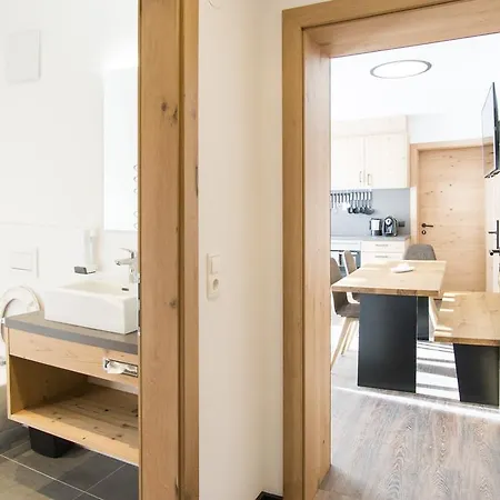 アパートホテル Alberts Heimatglueck 4*